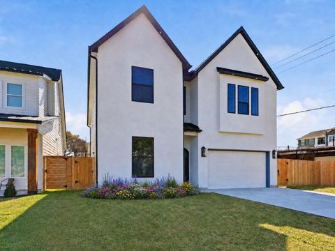 Photo of 204 Milwaukee Street, Houston, TX 77009 (MLS # 97087882)