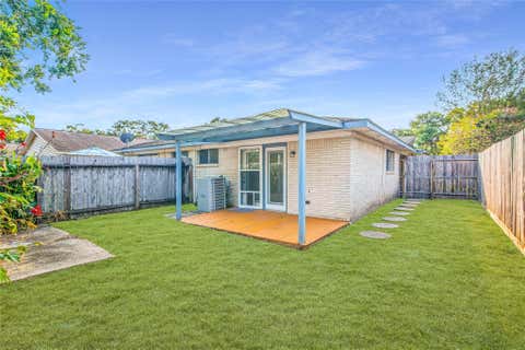 Townhouse For Rent - 1522 Ramada Drive<br/> Houston, TX 77062
