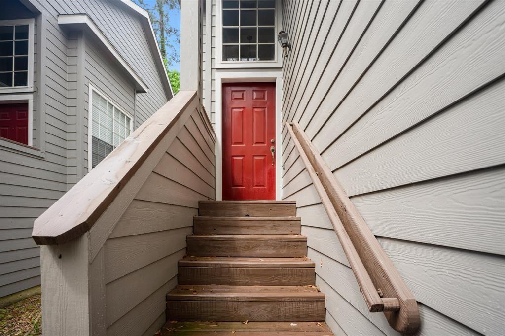 101 N Villa Oaks Drive