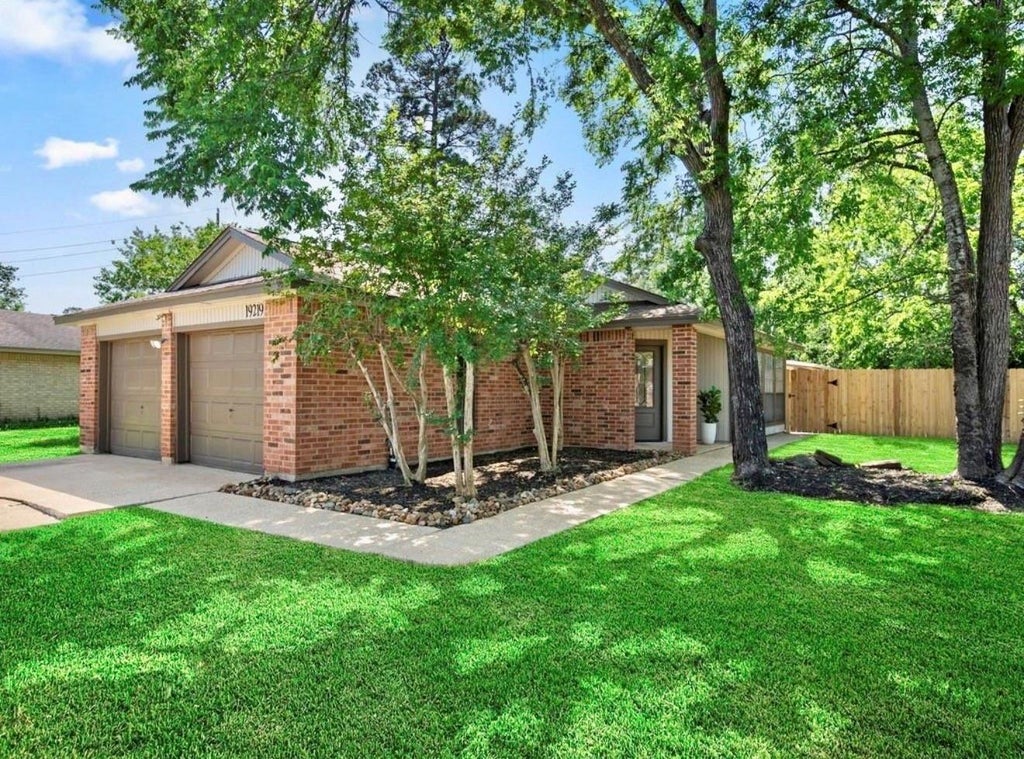 Photo of 19219 Nehoc Lane, Humble, TX 77346 (MLS # 51674326)
