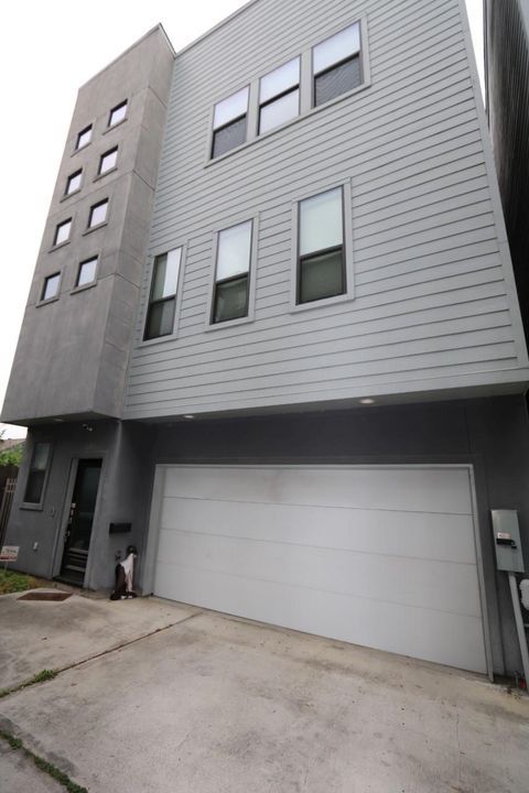 Photo of 2103 Hadley Street, Houston, TX 77003 (MLS # 68724573)