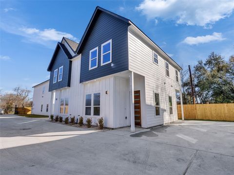 Tiny photo for 5126 Clover Street #A/B, Houston, TX 77033 (MLS # 51662290)