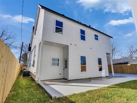 Tiny photo for 5126 Clover Street #A/B, Houston, TX 77033 (MLS # 51662290)