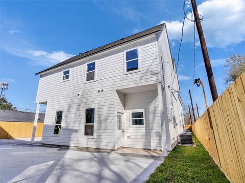 Tiny photo for 5126 Clover Street #A/B, Houston, TX 77033 (MLS # 51662290)