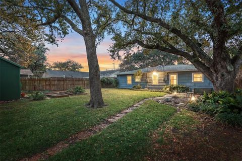 Photo of 1506 14th Avenue N, Texas City, TX 77590 (MLS # 53543189)