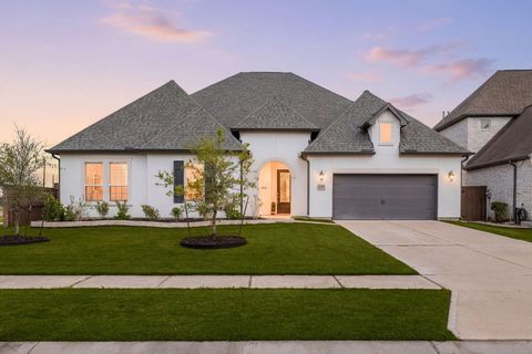 Homes For Sale - 6203 Silver Lake Lane<br/> Manvel, TX 77578