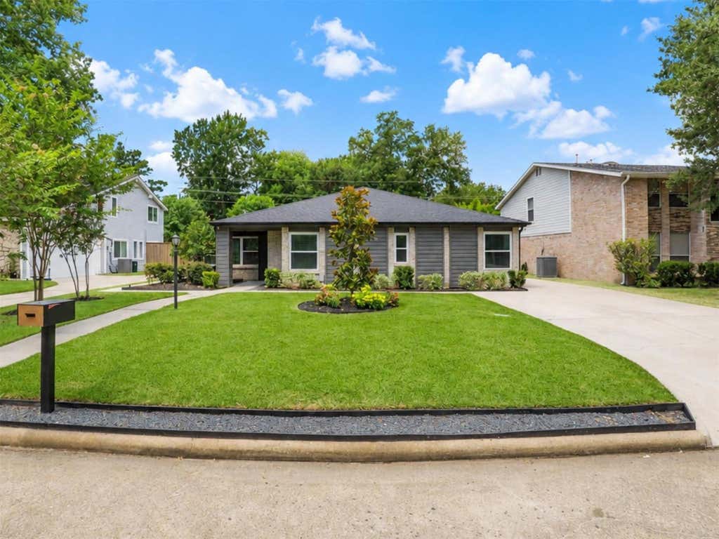 Photo of 19535 Dianeshire Drive, Spring, TX 77388 (MLS # 38055757)