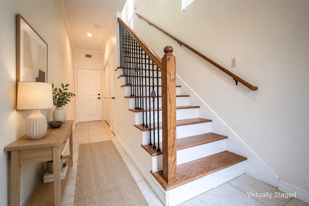 Photo of 3119 Fairdale Oaks E, Houston, TX 77057 (MLS # 12805389)