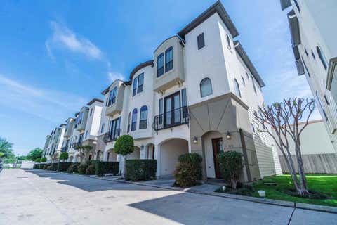 Townhouse For Sale - 3119 Fairdale Oaks<br/> Houston, TX 77057