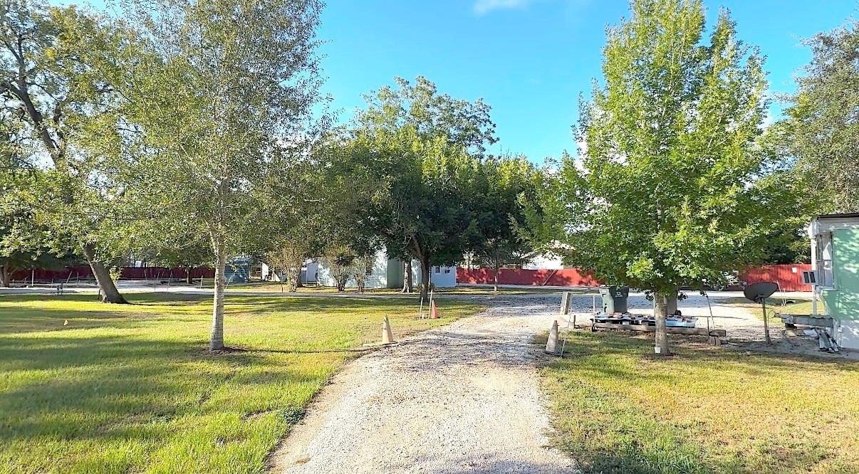 906 E Calhoun Street