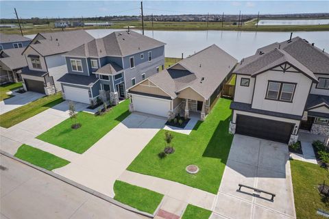 Photo of 1122 Elsinore, Rosharon, TX 77583 (MLS # 36293404)