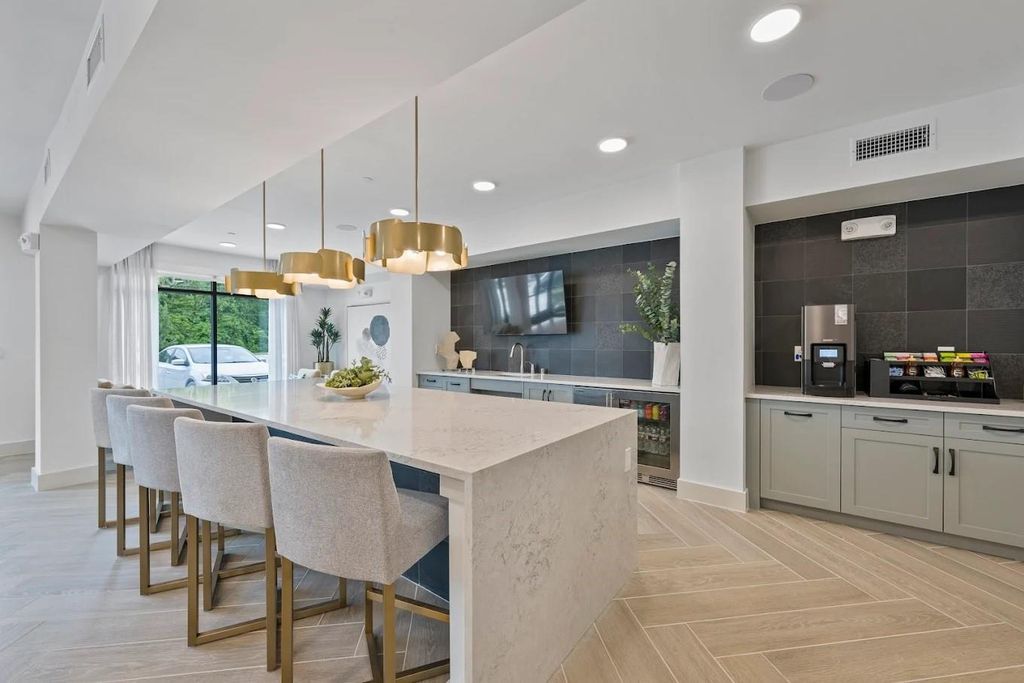 Photo of 1888 Brittmoore Road #1352, Houston, TX 77043 (MLS # 5933932)