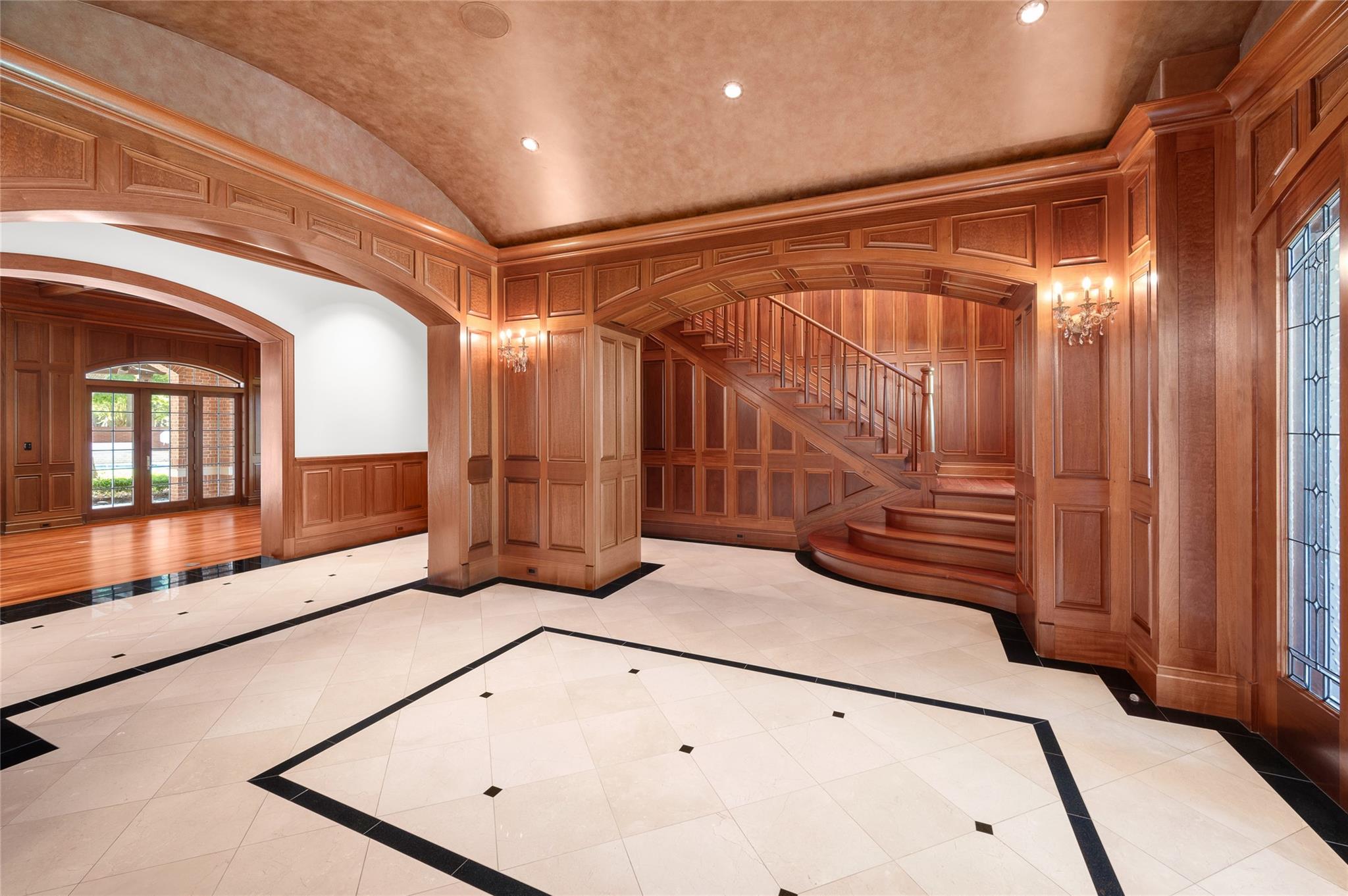 1802 Forest Gate Circle
