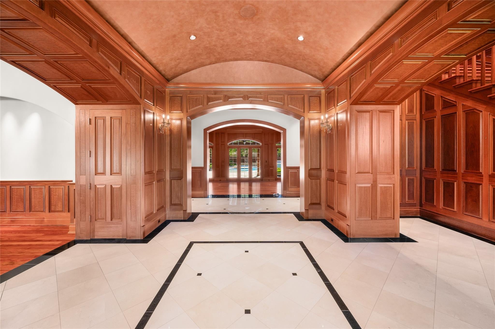 1802 Forest Gate Circle