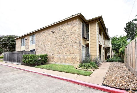 Photo of 1311 Antoine Drive #136, Houston, TX 77055 (MLS # 47727810)