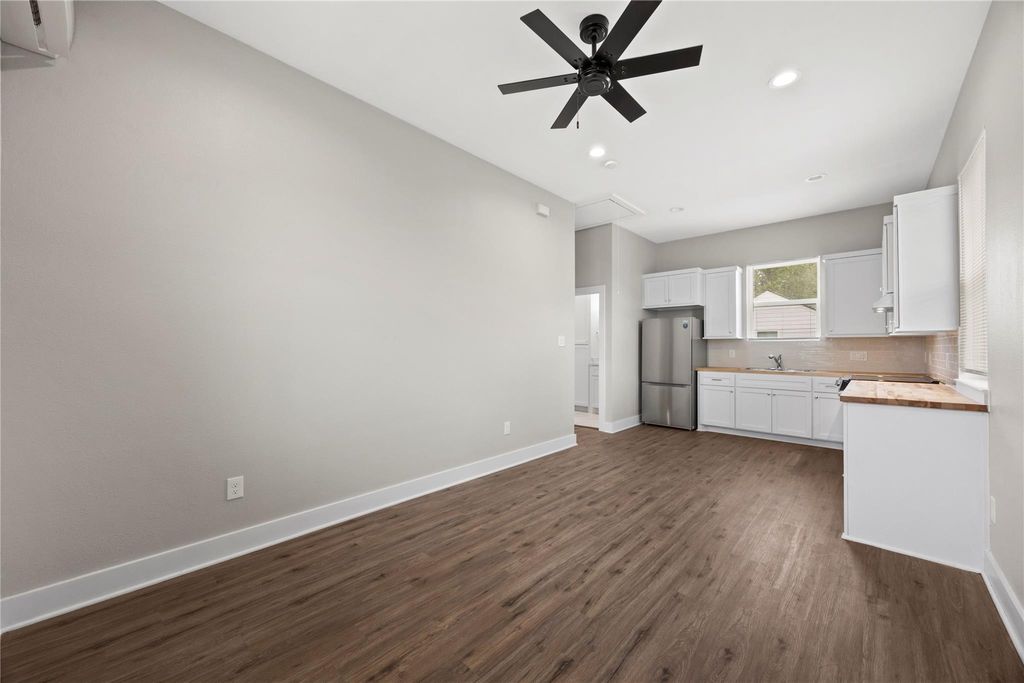 Photo of 4384 Fiesta Lane, Houston, TX 77004 (MLS # 34927805)