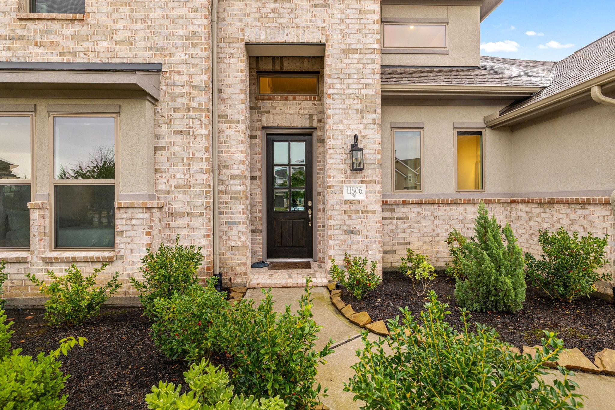 11806 Creekside Shore Circle