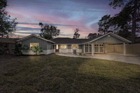 Photo of 10021 Lazy Oaks Street, Houston, TX 77080 (MLS # 63986527)