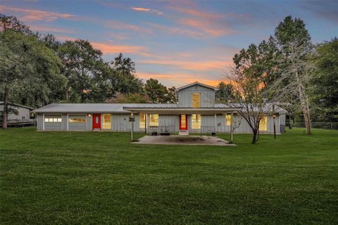 Photo of 328 Dogwood Forest Trail, Trinity, TX 75862 (MLS # 43999657)