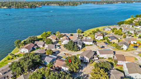 Photo of 132 April Point Drive N, Conroe, TX 77356 (MLS # 69352885) Photo of 132 April Point Drive N, Conroe, TX 77356 (MLS # 69352885)