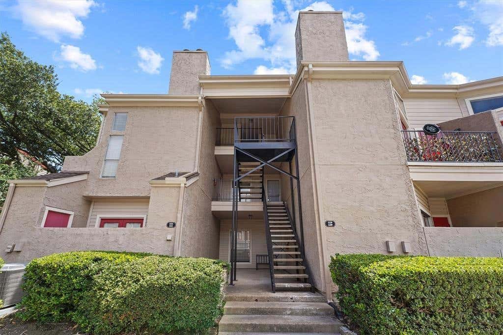 Photo of 10855 Meadowglen Lane #1131, Houston, TX 77042 (MLS # 74429929)