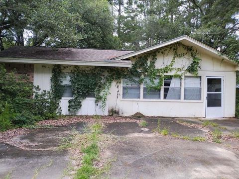 1806 S Elizabeth Avenue Kirbyville TX 75956