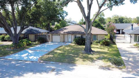 Photo of 2106 Woodcrest Drive, Houston, TX 77018 (MLS # 22406721)
