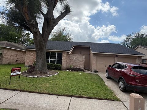 Photo of 11811 Spruce Mountain Drive, Houston, TX 77067 (MLS # 94274173)