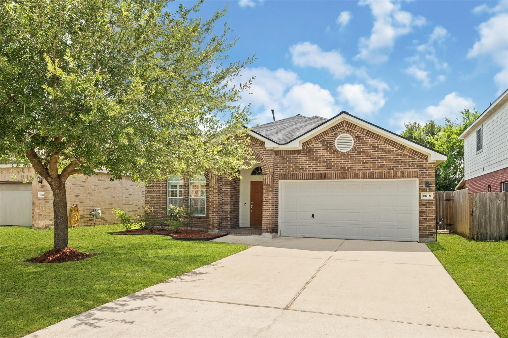 8618 E Highlands Crossing