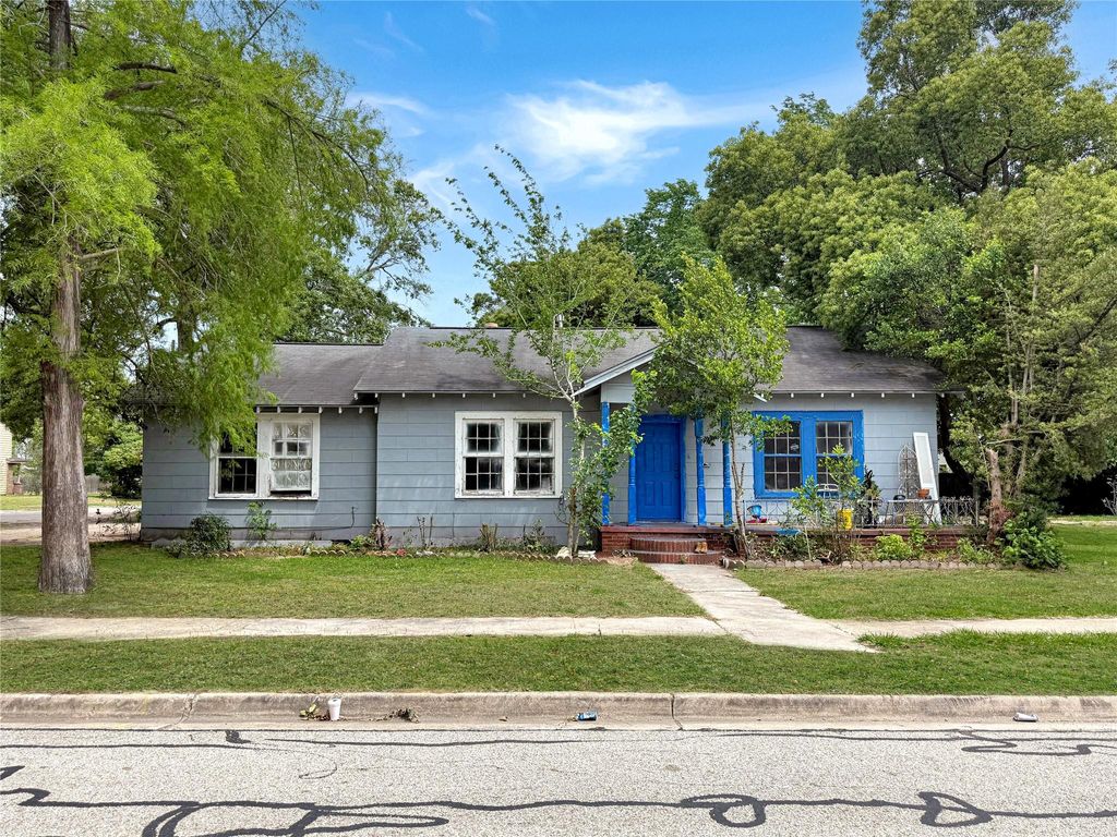 Photo of 502 E Fayle Street, Baytown, TX 77520 (MLS # 65069003)