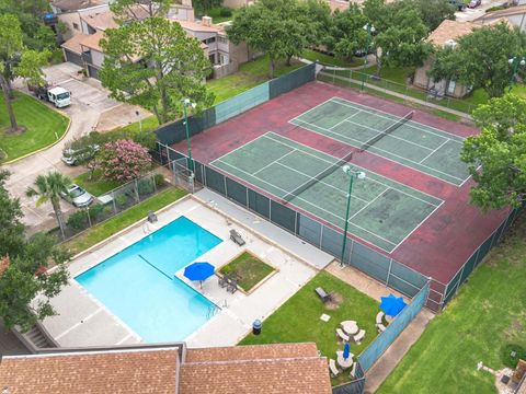 Tiny photo for 880 Tully Road #29, Houston, TX 77079 (MLS # 22345646)