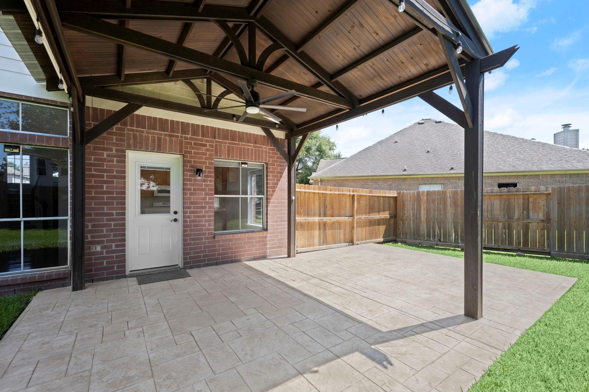 11911 N Brenton Knoll Court
