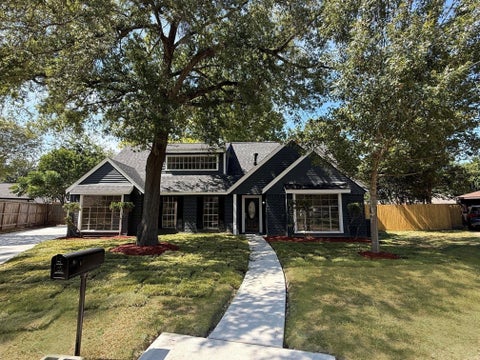 Photo of 9814 Foxrun Court, Houston, TX 77080 (MLS # 15478282)