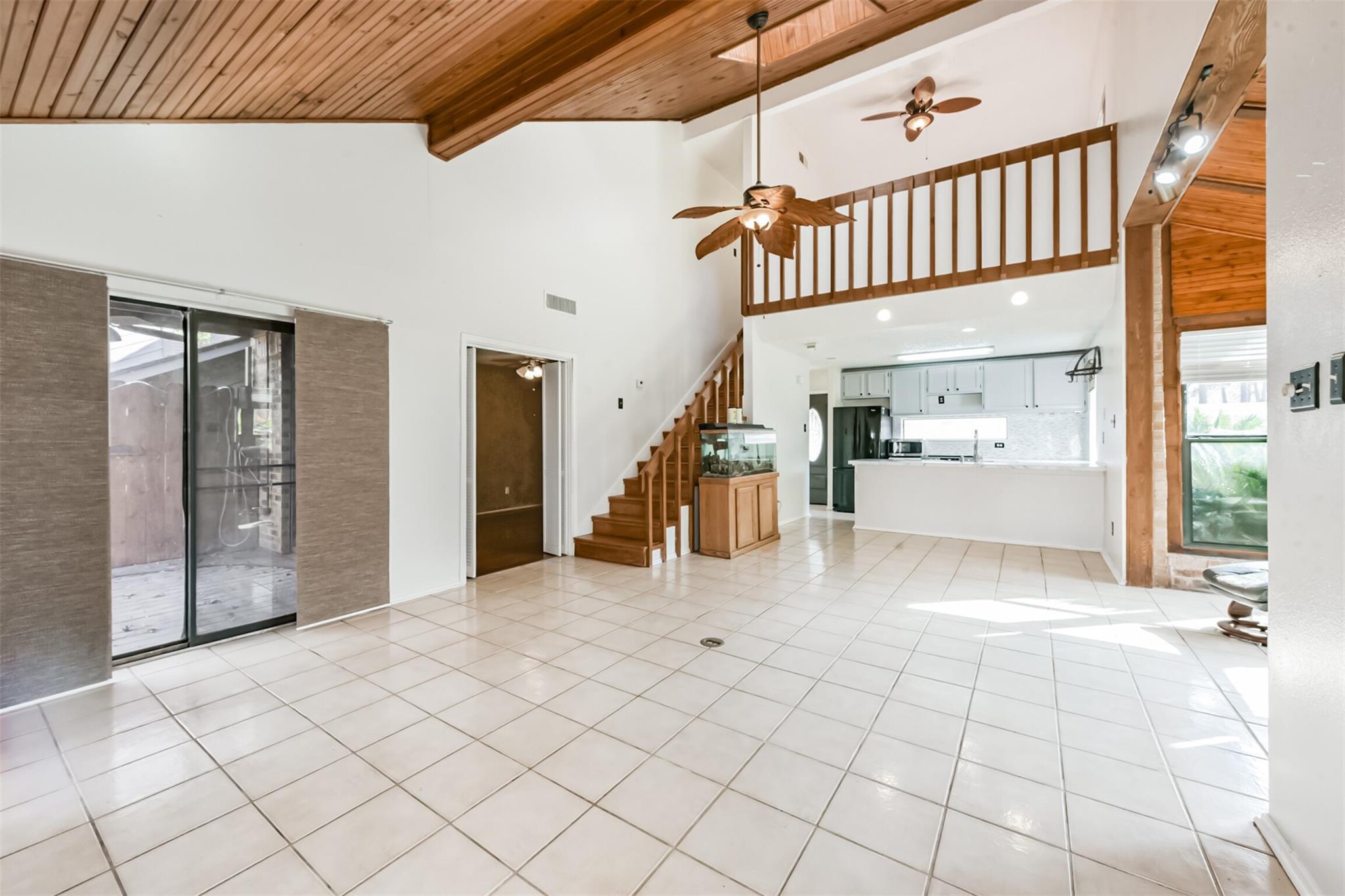 200 Fountain Lake W 132