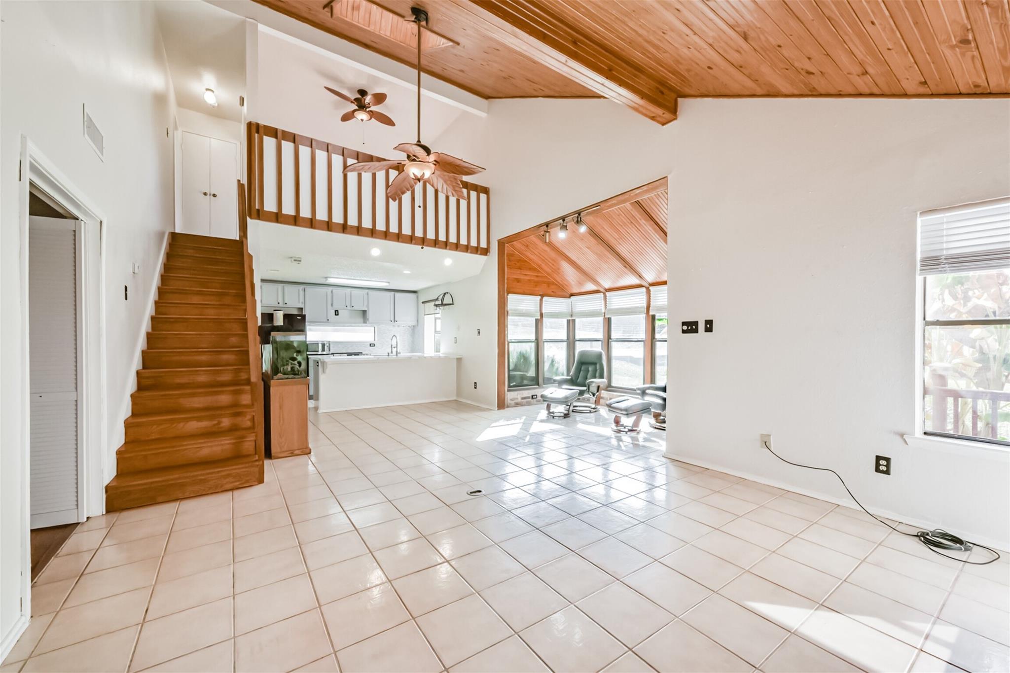 200 Fountain Lake W 132