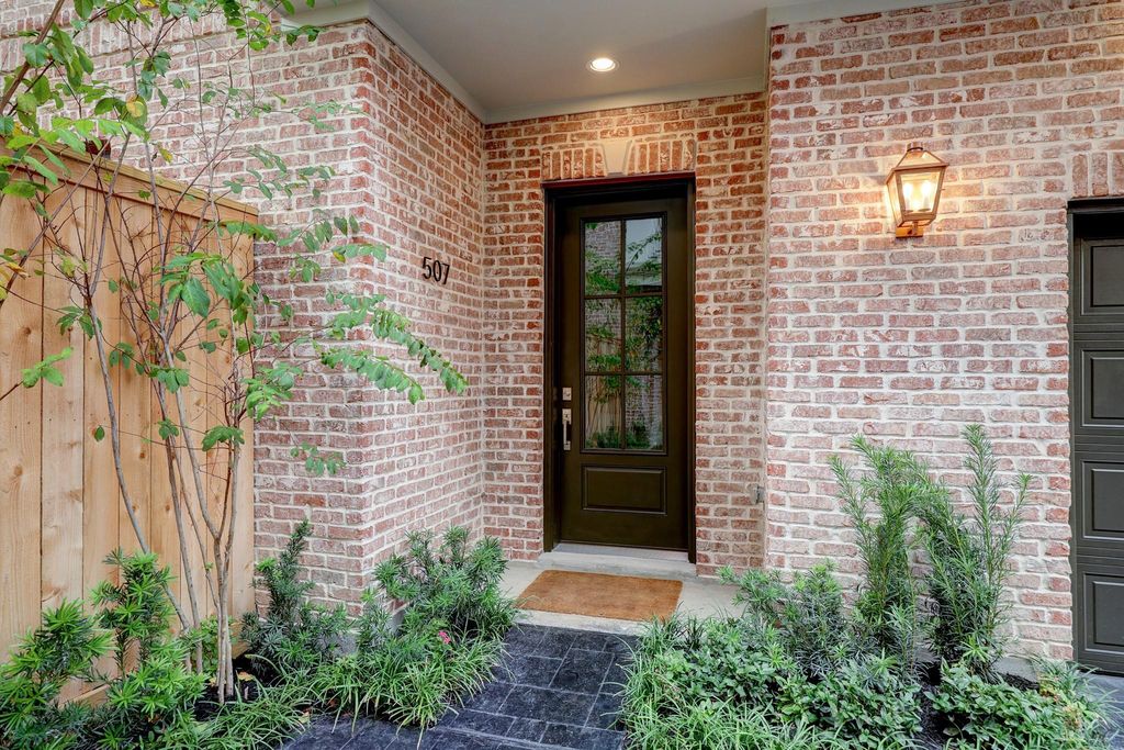 Photo of 505 Reinicke Street, Houston, TX 77007 (MLS # 50062948)