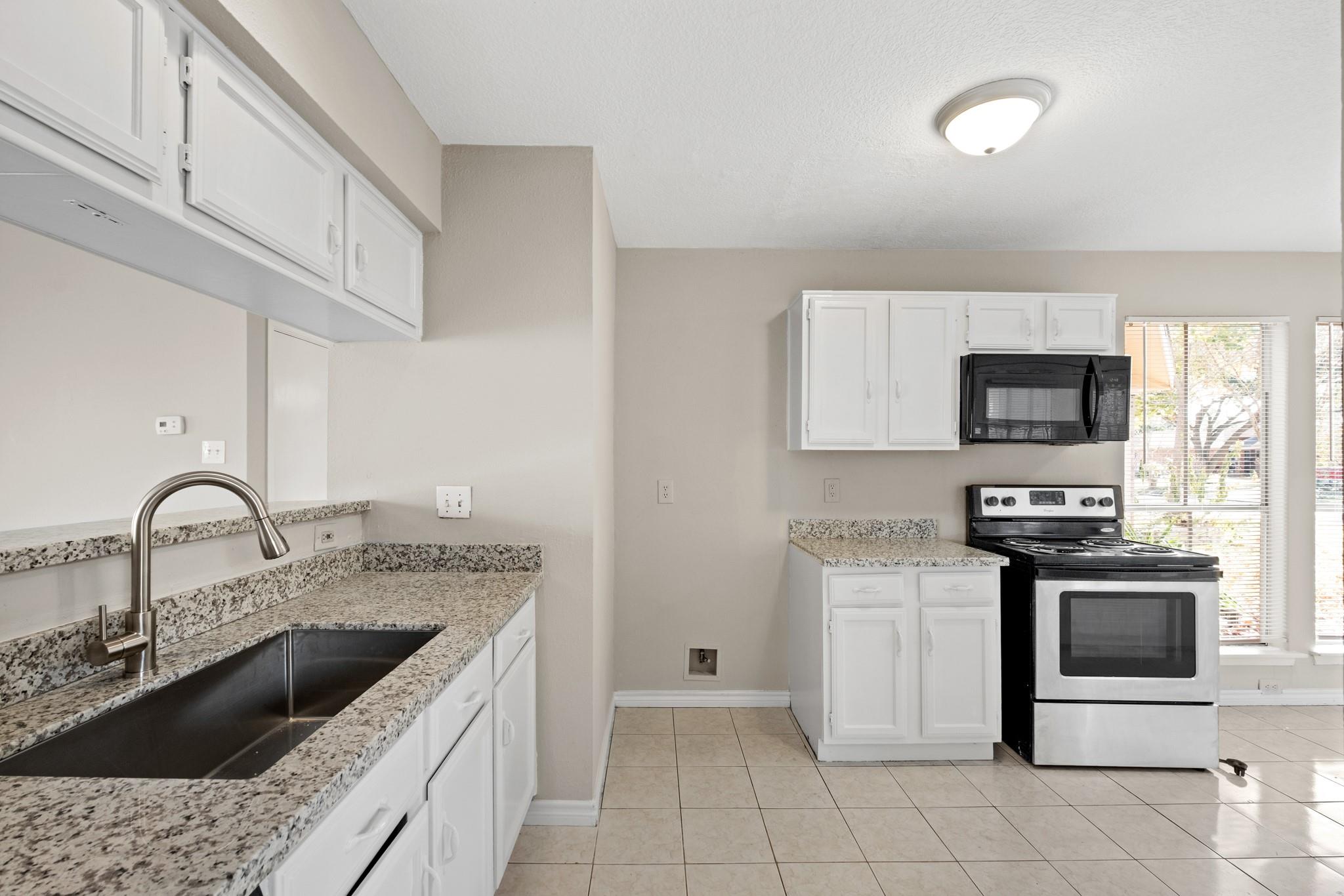 17514 Lobo Trail