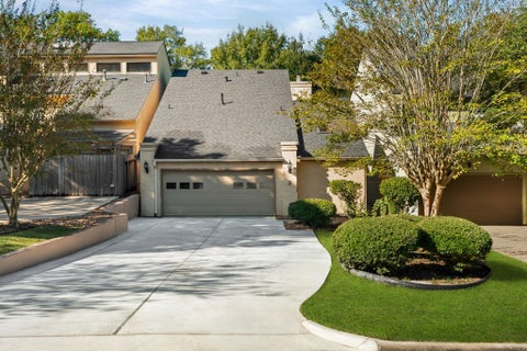 Photo of 3 Waters Edge Street, Montgomery, TX 77356 (MLS # 29252052)