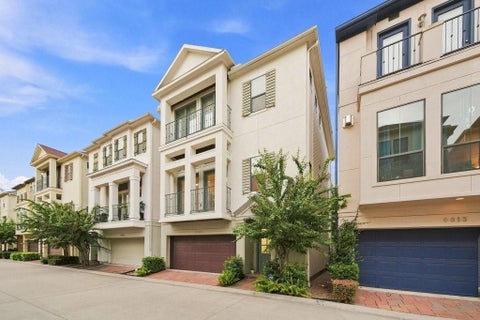 Photo of 9609 Pemberton Crescent Drive, Houston, TX 77025 (MLS # 28938464)