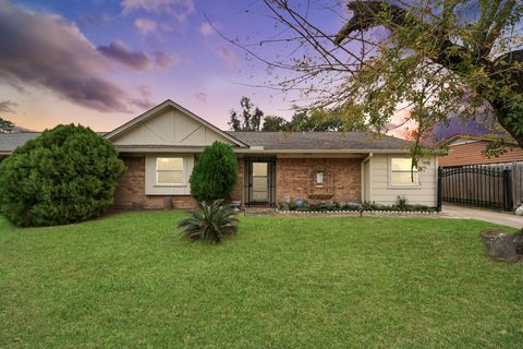 Photo of 16306 Forest Way Drive, Houston, TX 77090 (MLS # 80426106)
