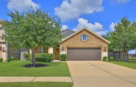 Photo of 14918 Cutleaf Lane, Cypress, TX 77429 (MLS # 93858116)