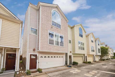 Photo of 1634 W 13th Street, Houston, TX 77008 (MLS # 26140762)