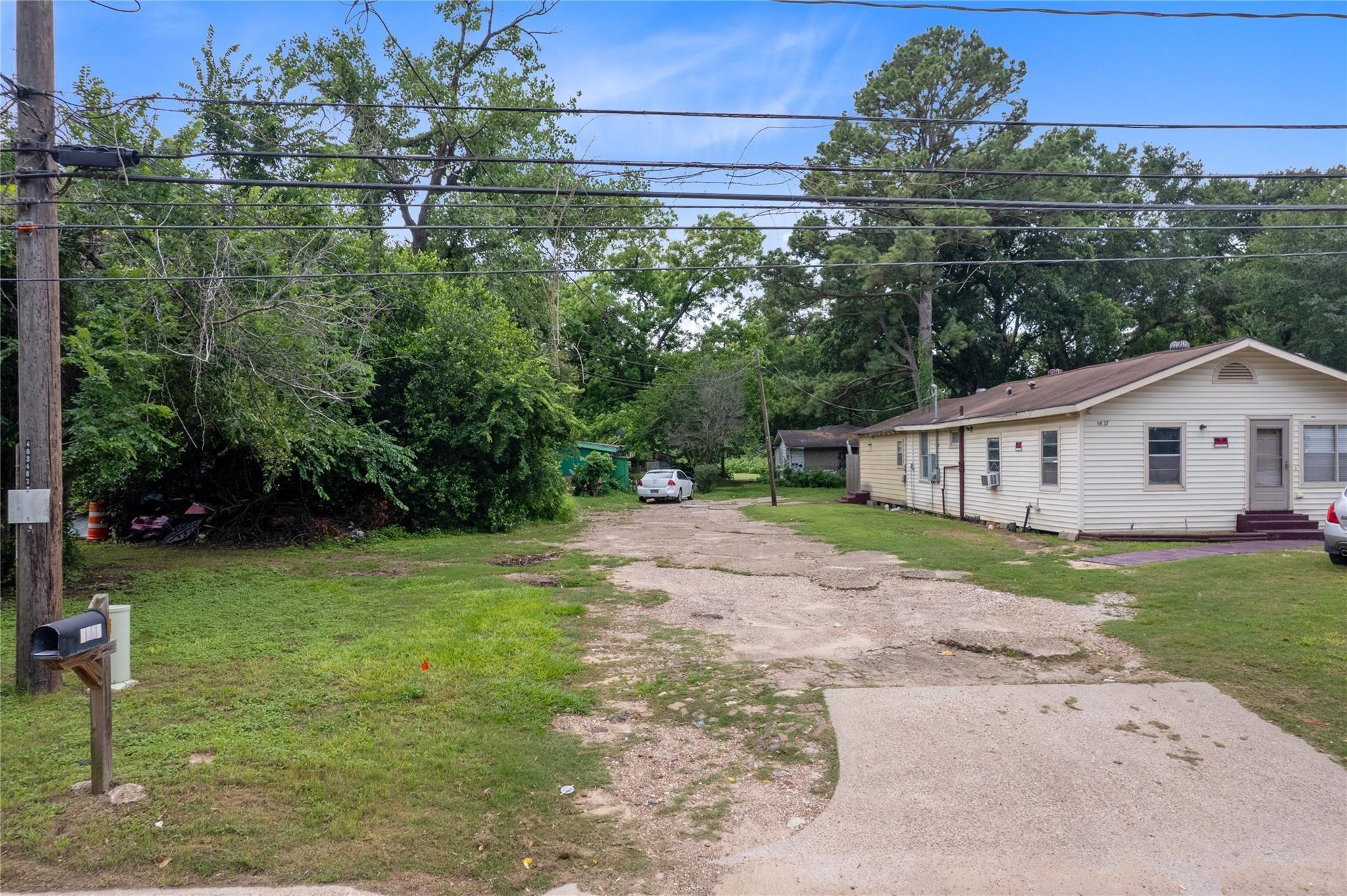 5821 Roberts Road