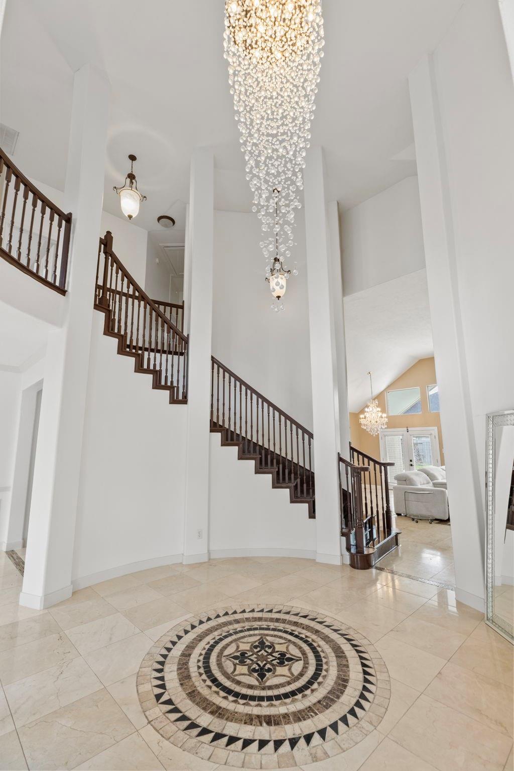 6423 Oakmont Creek Drive