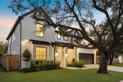 Photo of 8021 Turquoise Lane, Houston, TX 77055 (MLS # 82952226)