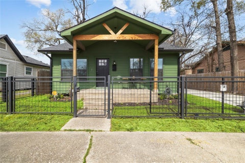 Photo of 4603 Farmer Street, Houston, TX 77020 (MLS # 41444541)