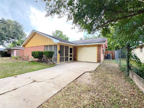 Photo of 1702 Baylor Avenue, Bay City, TX 77414 (MLS # 79208687) Photo of 1702 Baylor Avenue, Bay City, TX 77414 (MLS # 79208687)