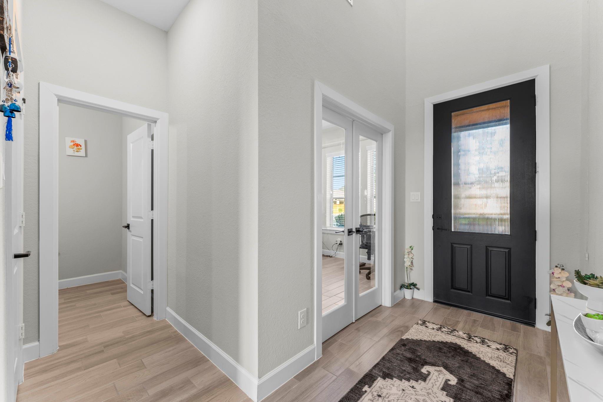 13811 Via Toluca Trail