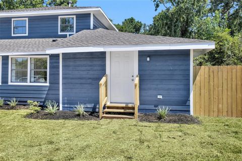 Photo of 16016 Green Manor Unit B Drive, Humble, TX 77396 (MLS # 7358451)