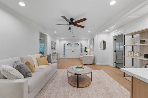 Photo of 2210 Wakefield Drive, Houston, TX 77018 (MLS # 31651415)